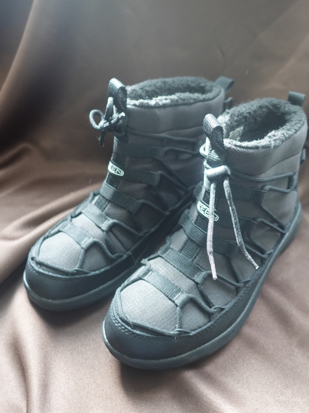 KEEN Boots Womens 7 W Black Waterproof Keen Uneek Snk WP Chukka Snow Boots